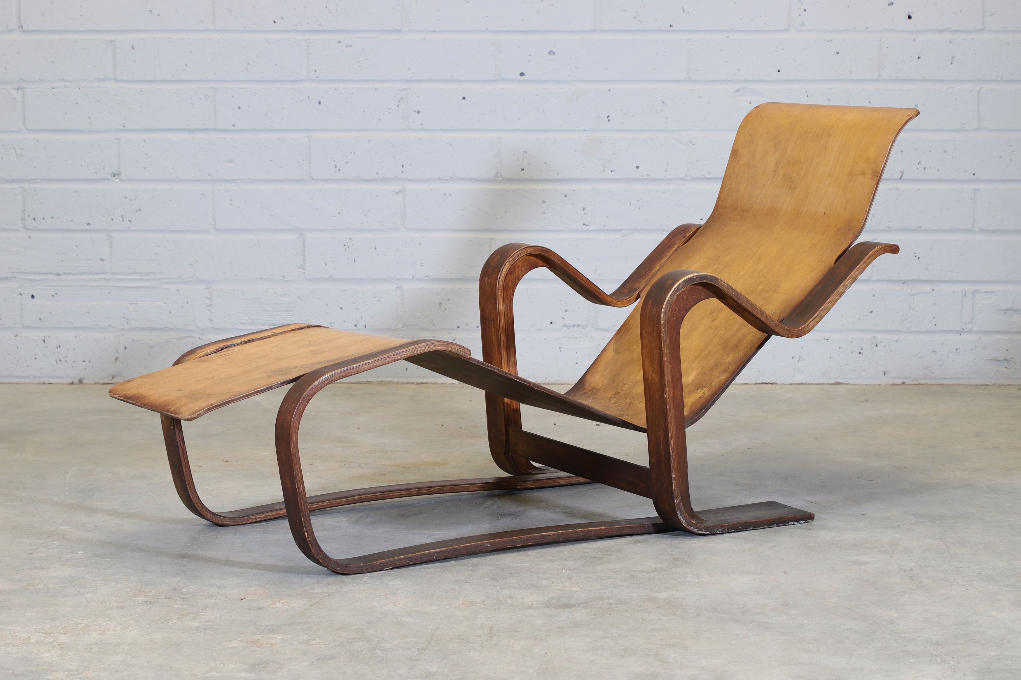 A bentwood 'Long Chair' recliner